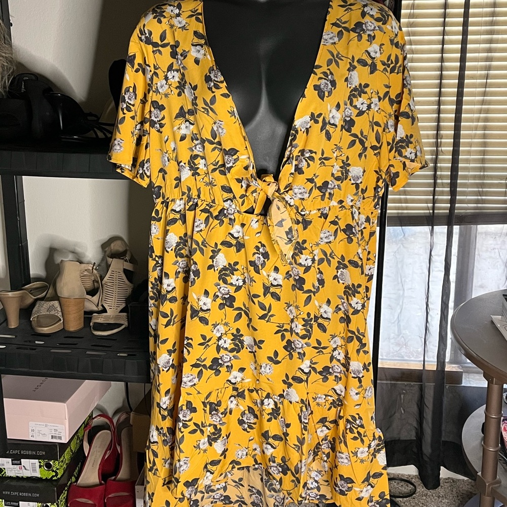 Yellow/gray floral print dress